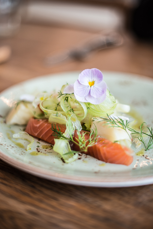 En meget smuk ret med blomster, der signalerer forår