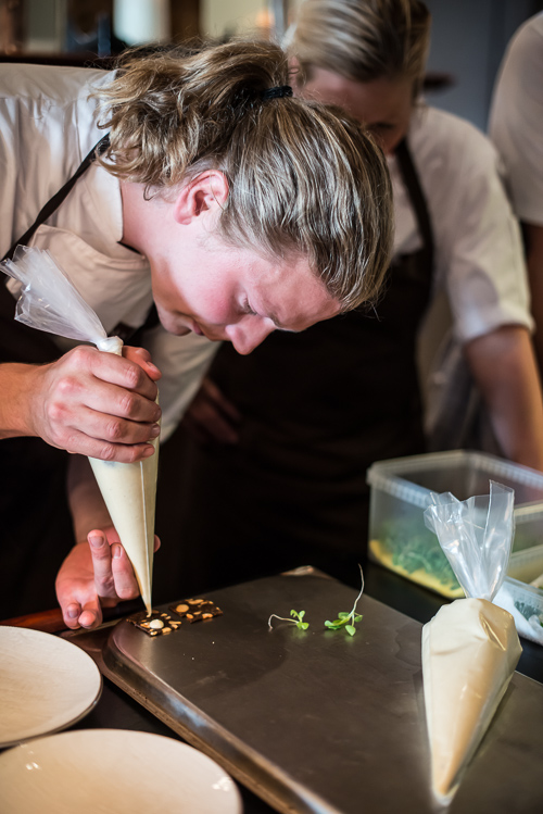 Rugbrødscrouton med jordskokpure