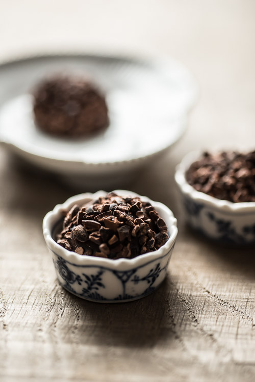 Chokoladefudge med kakaonibs fra Amma