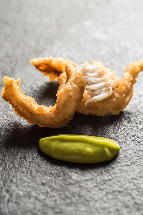 Friteret rokkevinge med knaldgrøn mayo Friteret rokkevinge med knaldgrøn mayo